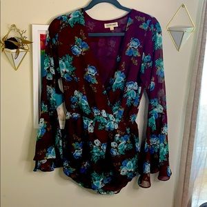 Floral flowy sleeve romper